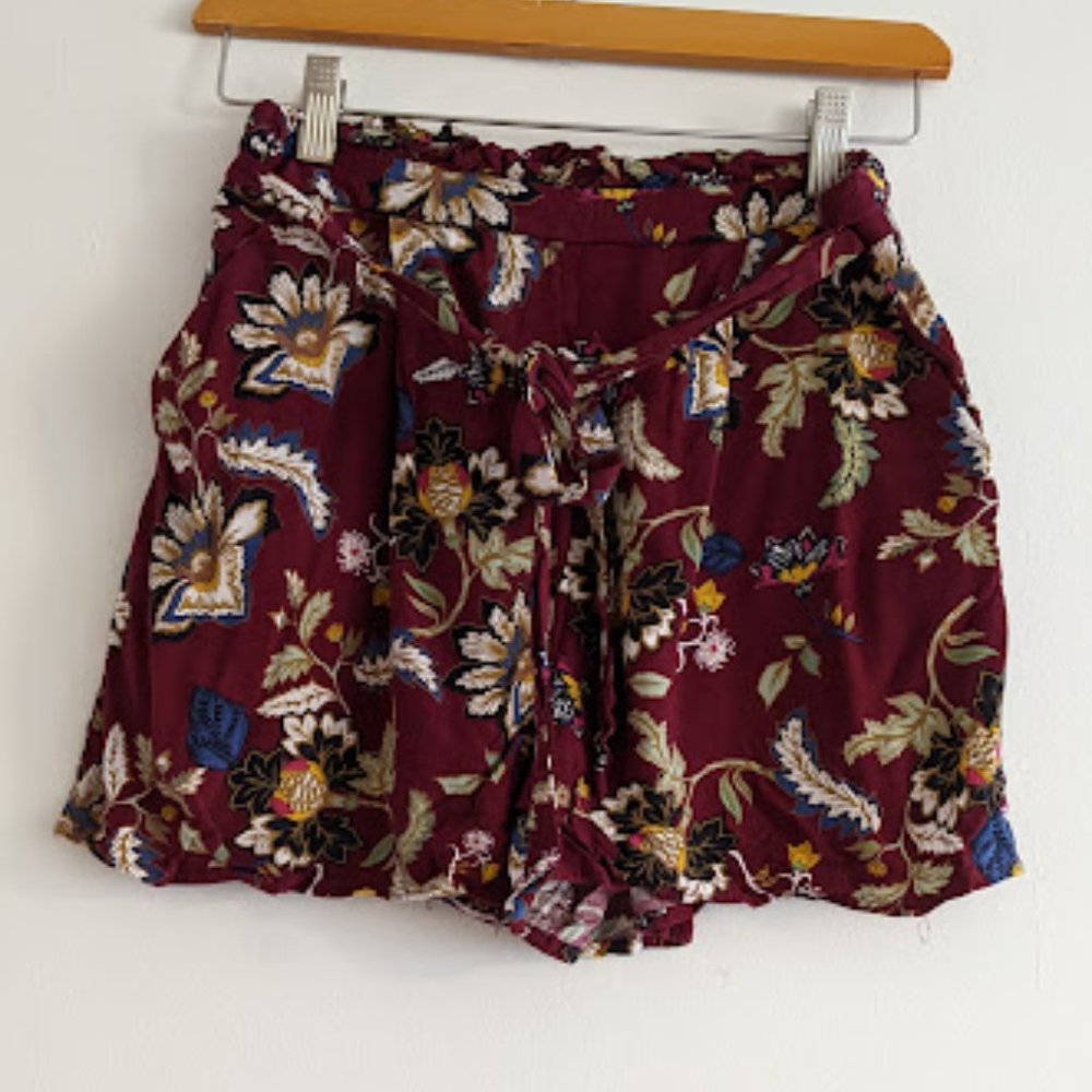 Stradivarius Maroon Floral Shorts Sz M